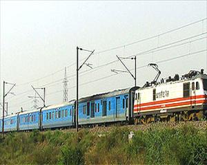 India: A SIMI militant Suspect planned to strike pilgrim train, Shia mosque