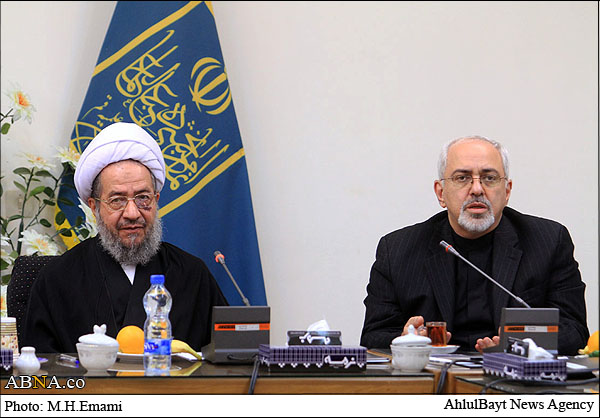 Bildnachricht / iranischer Außenminister trifft mit Leitern der islamischen Hochschule in Qom
