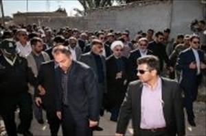 صدرمملکت حسن روحانی: زلزلے میں زخمی ہونے والوں کی عیادت