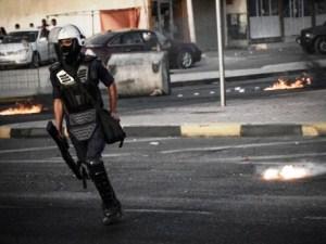 الامن البحريني يقمع موكب تشييع الشهيد «احمد عبدالامير»