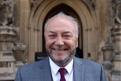George Galloway, ex-député britannique, dénonce les manoeuvres de l’entité sioniste !