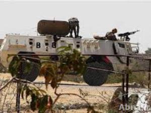 الجيش المصري يقبض على تكفيريين ويعطّل عبوات ناسفة ودراجة مفخخة في سيناء