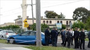 1 dead, 2 injured in Australia mosque stabbing
