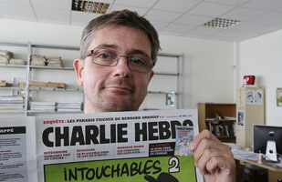 Un ancien journaliste de Charlie Hebdo dénonce la "névrose islamophobe" de l'équipe du journal