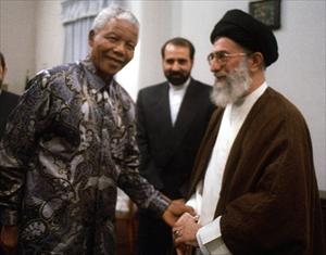 İmam Hamaney’in Nelson Mandela İle Hatırası / Foto