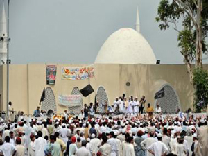 لال مسجد کے تکفیری دیوبندی مفتی احسان کے ہاتھوں 5 ہزار لوگ 5۔6 ارب سے محروم