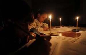 Kinder Gazas beschuldigen Palästinensische Authoritätsbehörde der Stromausfälle