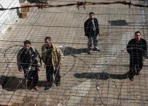 Three Palestinian prisoners on hunger strike transferred to hospital