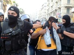 ضبط 11 قطريا بينهم 4 ضباط في مداهمة لمقر قناة "الجزيرة" في مصر
