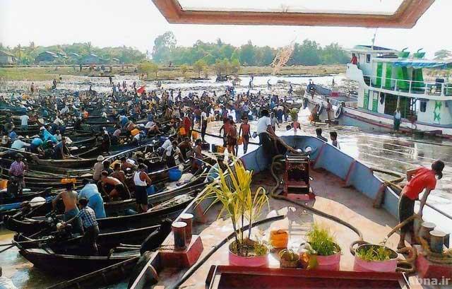 ဒီဇယ္ဆီတြဲ ယာဥ္ေပၚတက္ ဆီခပ္ယူေသာ ႐ြာသူ႐ြာသား ၂၅၀ ကိုအမႈဖြင့္