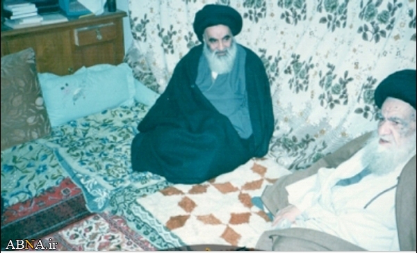 آیت ‌الله خویی اور آیت ‌الله سیستانی کی تصویر