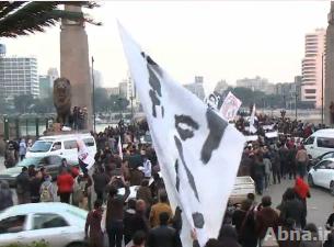 مئات المصريين يتظاهرون في القاهرة للتنديد بتجاهل النظامين السابق والحالي لمشكلاتهم