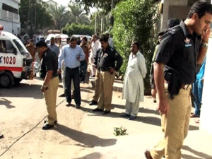 کراچی:خالد بن ولید روڈ پر 2 خود کش بمبار خواتین کا امام بارگاہ میں داخل ہونے کی ناکام کوشش