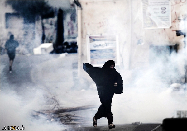 Niederschlagung der schiitischen Proteste in Bahrain mit Tränengas