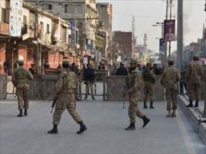 Twin blasts kill seven Shiites in Karachi
