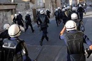 Angriff bahrainischer Soldaten auf Demonstranten in Sitra
