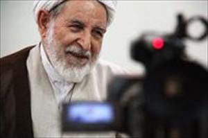 Ayatollah Yazdi gratuliert dem Oberhaupt der katholischen Kirche