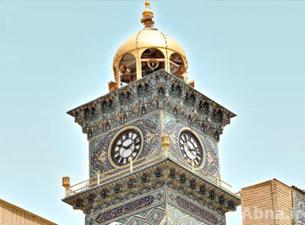 ساعة الصحن الحيدري، مئة عام وما زال صوت دقاتها يطرب الأسماع