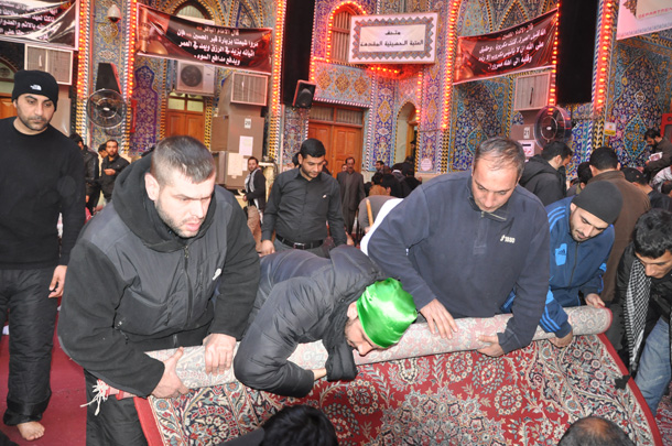 23 American Young People Participate in Cleaning the Imam Hussein Holy Shrine (Images)