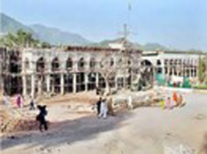 Pakistan: Erasing infallible Imams’ names from Bari Sarkar shrine evokes protest by Sunnis-Shiites