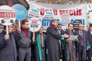 Turski pravnici protestvuju protiv vlade