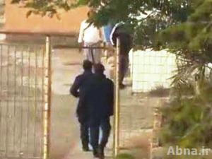 بالصور / قوات النظام البحريني تفتش نادياً رياضياً في منطقة "الدراز"
