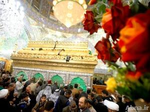 بالصور / توافد الزائرين إلى مرقد الإمام علي (ع) في ذكرى الولادة النبوية العطرة