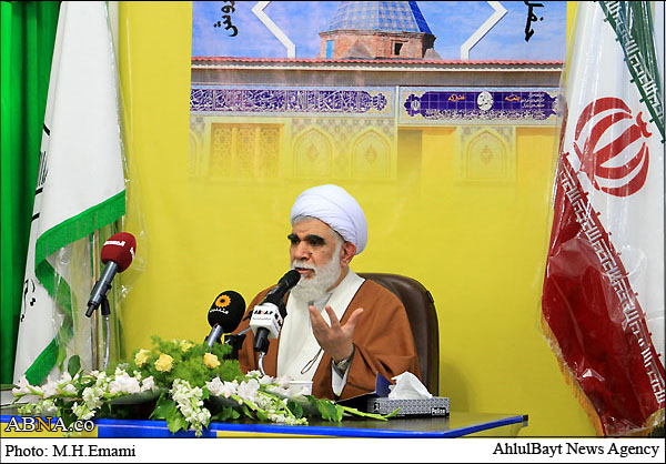 تصویری رپورٹ/ امام زادہ ناصر کبیر کے نو تعمیر شدہ مقبرہ کا افتتاح(۲)