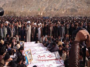 سانحہ مستونگ کے 27 شہداء کی نماز جنازہ علامہ ناصر عباس جعفری کی اقتداء میں ادا کردی گئی