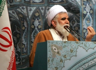 آیت اللہ اختری: دشمنان اسلام کی مذہبی فتنہ انگیزیوں کے مقابلے میں ہوشیار رہنے کی ضرورت