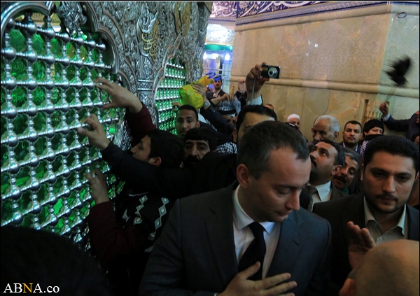 UN Representative in Iraq Visits Imam Hussain (AS) Holy Shrine