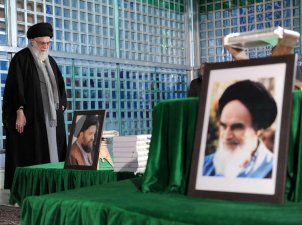 Le Guide Suprême de l'Iran rend hommage à l'Imam Khomeiny