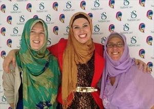 Australians Try Muslims’ Hijab