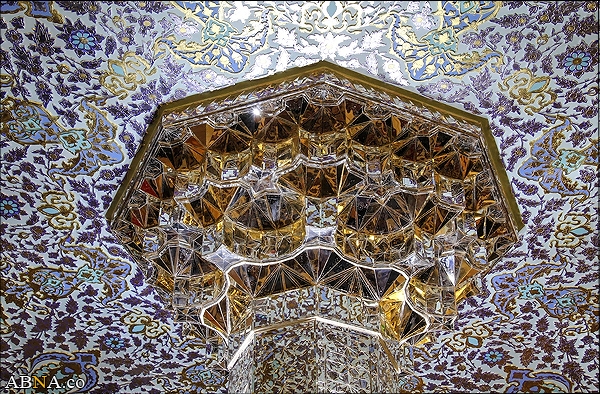 Iranisch-islamische Architektur innerhalb des Schreins von Imam Reza