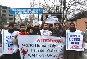 Image / Shia, Sunni Muslims in Kashmir protest against atrocities of Indian occupied army
