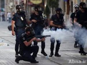 محاكمة 4 عناصر من الشرطة بتهمة ضرب متظاهر حتى الموت