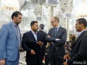 السفير السويدي في العراق يزور مرقد الإمام علي (ع) في النجف الاشرف
