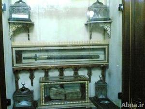 أمين عام تجمع آل البيت (ع) في مصر يطالب بكشف مصير سيف ومكحلة وثوب النبي محمد (ص) + صور