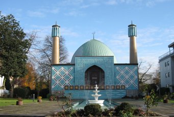 Arrestation par la police allemande pour attaquer la mosquée islamophobie