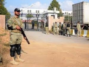مشرف کی پیشی نہ گرفتاری، مگر ’روٹ لگا رہا‘