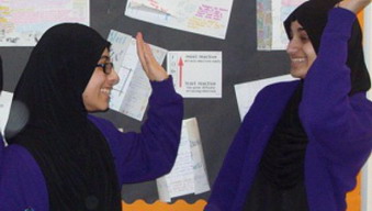 Un lycée islamique pour filles classé dans le Top 100 des meilleures écoles du Royaume-Uni