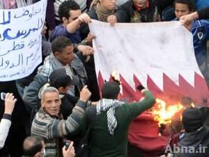 متظاهرون بوسط القاهرة يطالبون بطرد السفير القطري
