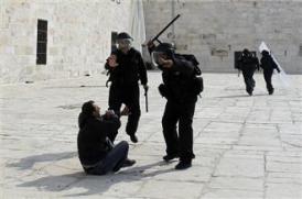 18 injured as Israeli forces raid Al-Aqsa after prayers