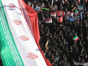 بالصور / مسيرات حاشدة في مدينة قم المقدسة بذكرى إنتصار الثورة الإسلامية في إيران ـ 2