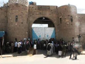 فرار 29 سجيناً من عناصر تنظيم "القاعدة" في هجوم مسلح على السجن المركزي في صنعاء