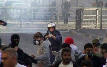 Les forces d'Al Khalifa détenir manifestants trente