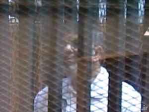 وسط اجراءات أمنية مشددة.. اليوم بدء جلسة محاكمة مرسي بقضية التخابر
