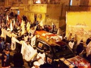 بالصور / حشود بحرينية تشيع قائد بـ"ائتلاف 14 فبراير" وتدعو لإسقاط النظام