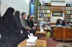 Sheikh El-Kerbala'i Receives a British Archeological Team