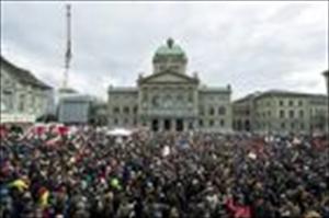 Tausende demonstrieren in Bern
